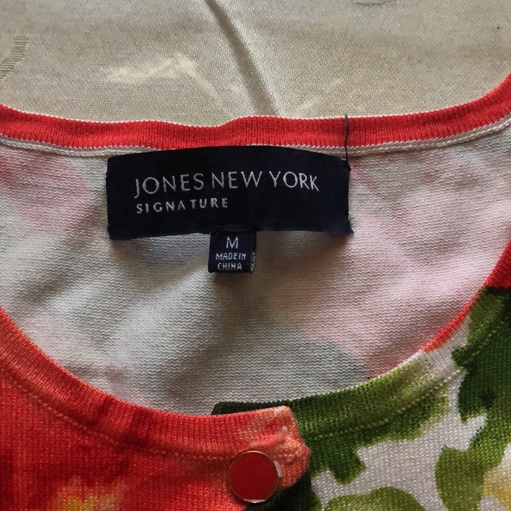 Brand new flourished sweater - Picture 2 of 3